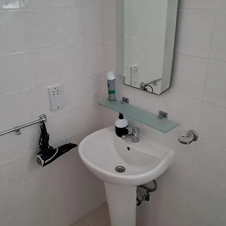 In Turtle Bay Village , Esentope Northern Cyprus Apartment Philousa Kelokhedaron