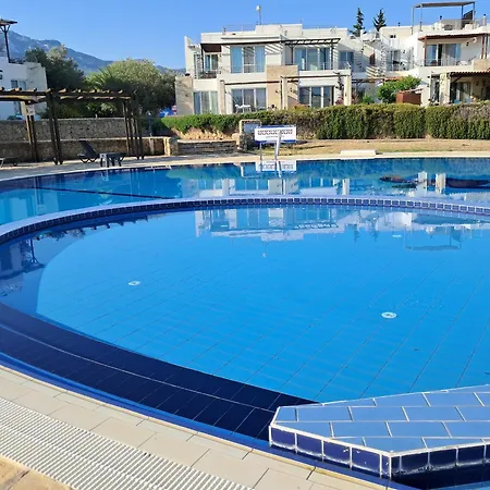 In Turtle Bay Village , Esentope Northern Cyprus Apartment *