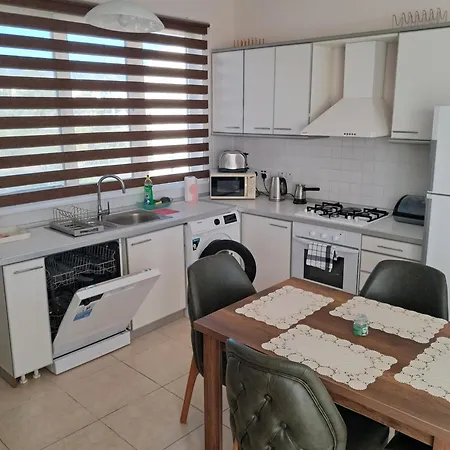 Apartment In Turtle Bay Village , Esentope Northern Cyprus Philousa Kelokhedaron